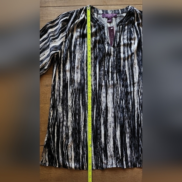 NWT Gloria Vanderbilt Black & White Blouse Size Small - Picture 10 of 14